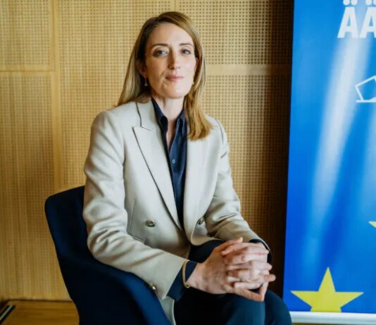 Президентка Європарламенту засудила червневі заворушення та пригрозила санкціями депутатам