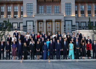 Відбулись усі заплановані на сьогодні зустрічі і ще деякі поза планом — Зеленський показав фото із лідерами країн НАТО