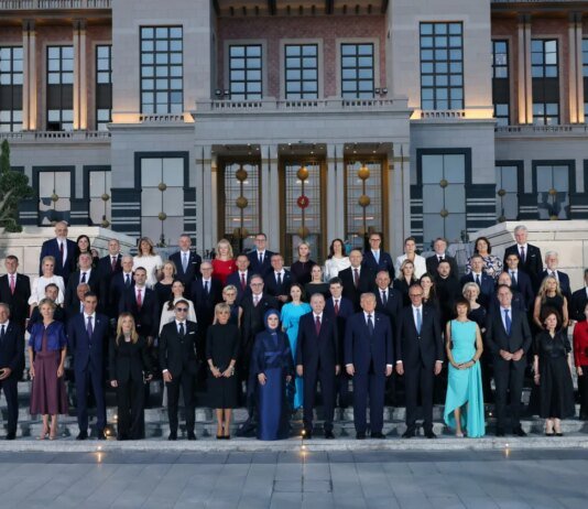 Відбулись усі заплановані на сьогодні зустрічі і ще деякі поза планом — Зеленський показав фото із лідерами країн НАТО