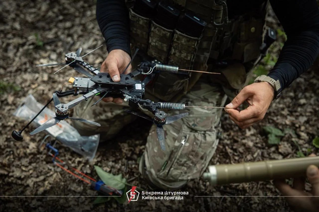 На фронті зафіксовано майже 80 атак, ворог активно діє на Костянтинівському та Слов'янському напрямках — Генштаб