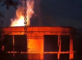 Ворог завдав удару по Одещині, виникла пожежа на підприємстві