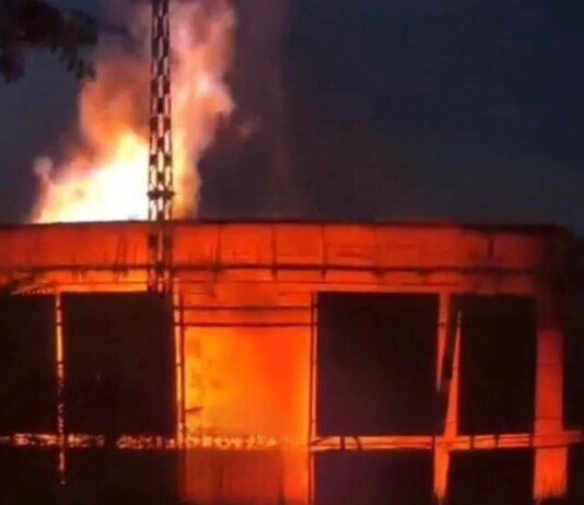 Ворог завдав удару по Одещині, виникла пожежа на підприємстві