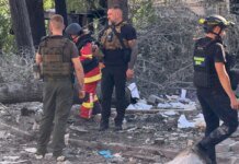 На Запоріжжі атака рф забрала життя поліцейського, ще 30 цивільних отримали поранення