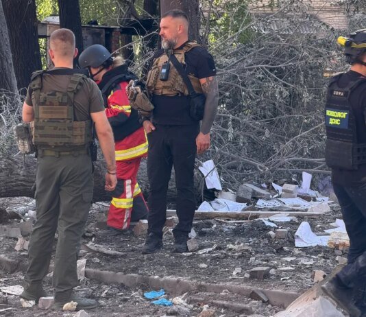 На Запоріжжі атака рф забрала життя поліцейського, ще 30 цивільних отримали поранення