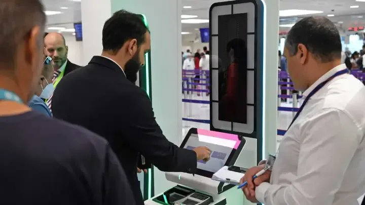 Нові правила ЄС викликали побоювання хаосу на кордоні у сезон відпусток — що придумали Франція і Британія