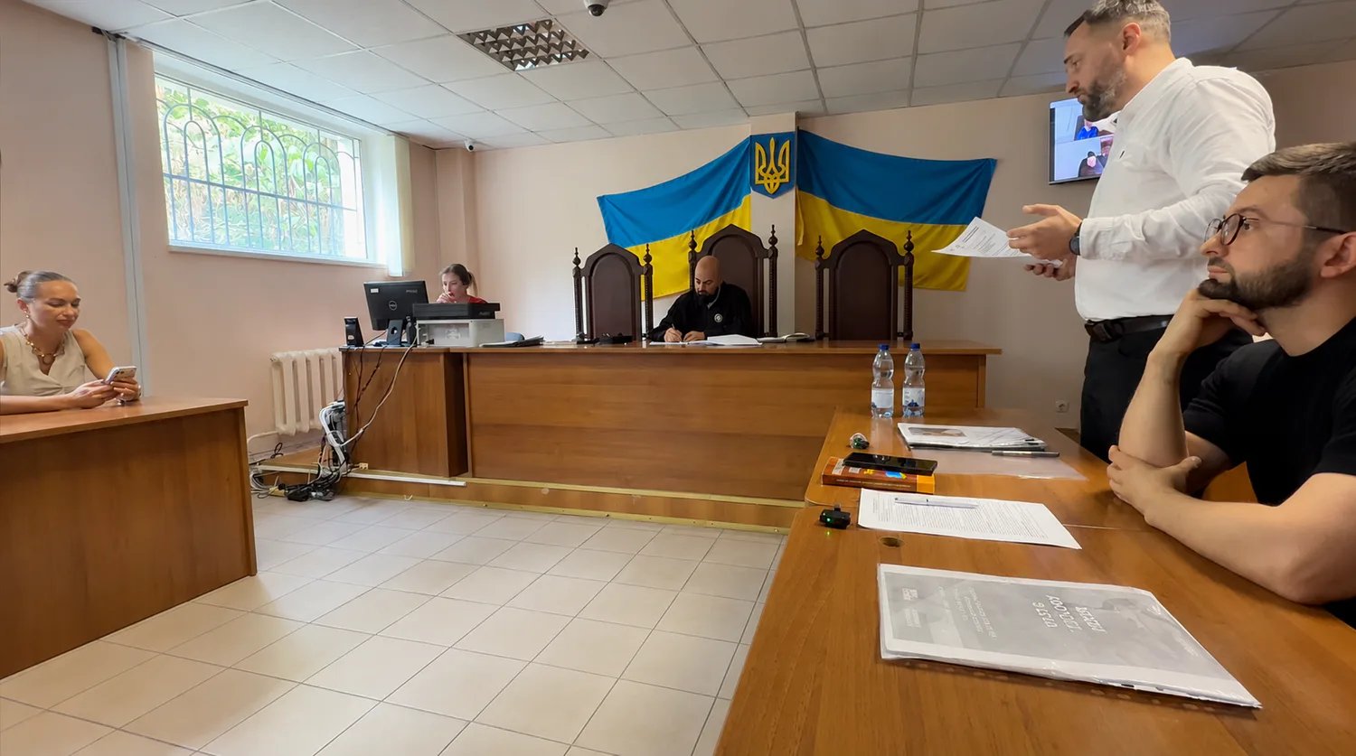 Обвинувачений у медичній недбалості лікар Odrex вимагає проводити судові засідання у справі про смерть Аднана Ківана раз на місяць