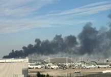 Масштабна пожежа спалахнула на складі біля аеропорту Шарль-де-Голль у Парижі