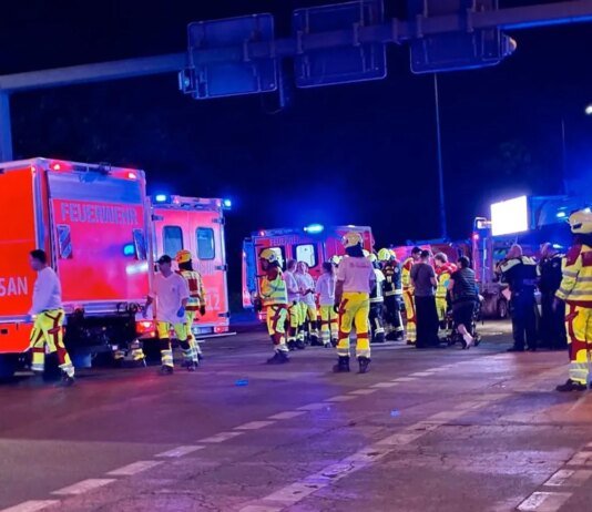 У Берліні під час прайду автомобіль в'їхав у натовп: є загибла