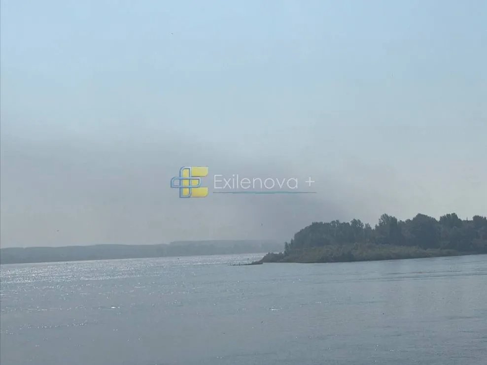 Зеленський підтвердив ураження експортного терміналу і нафтових об'єктів у рф — від 250 до 1300 км від кордону