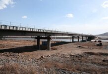 росія та КНДР завершують будівництво першого автомобільного мосту між країнами — The Guardian