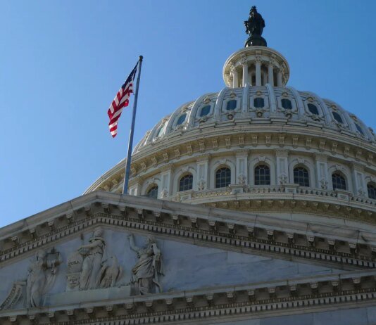 США ввели санкції проти іранських фірм, які звинувачуються у підтримці рекету в Ормузькій протоці — ЗМІ