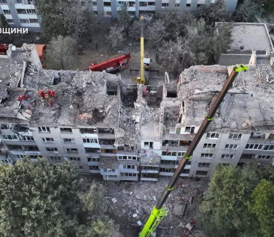 У Львові під завалами можуть перебувати ще двоє людей після ворожої атаки