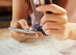 Мешканка Чернігова повірила в «легкий підробіток» і втратила понад 72 тисячі гривень