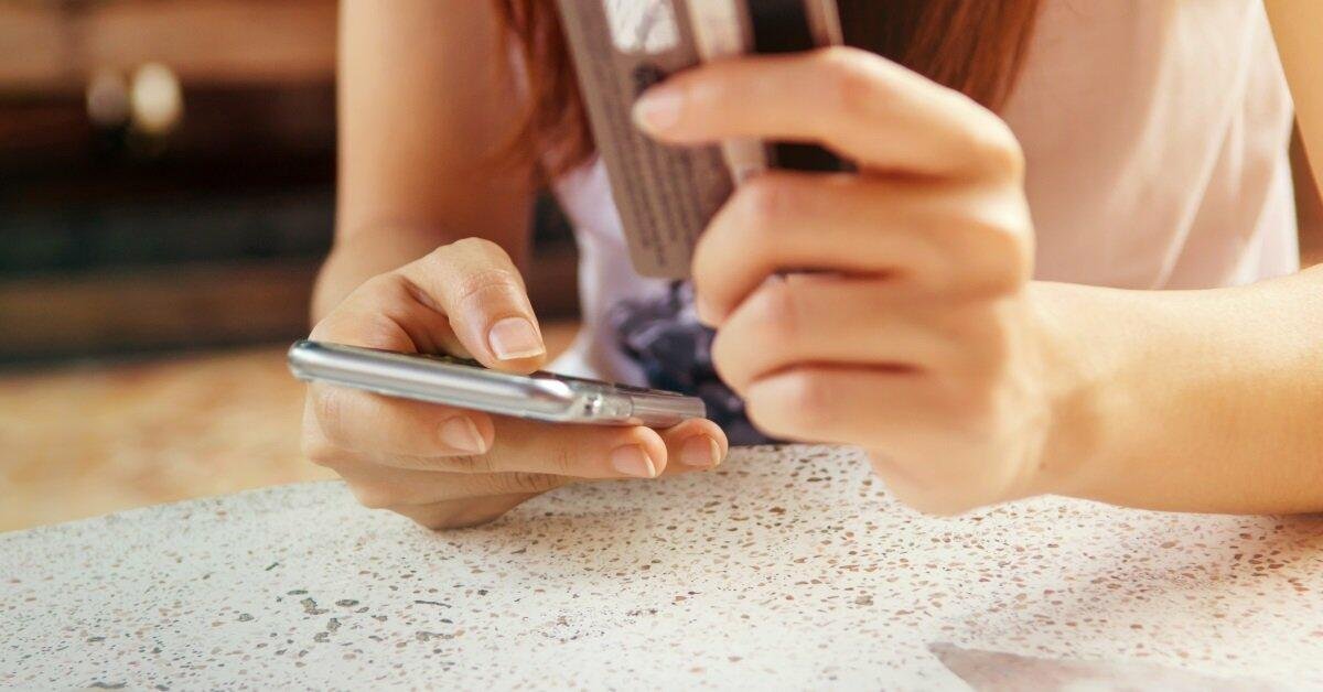 Мешканка Чернігова повірила в «легкий підробіток» і втратила понад 72 тисячі гривень
