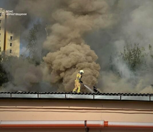 Росіяни атакували підприємство харчової промисловості у Чернігові: поранено 48-річного чоловіка