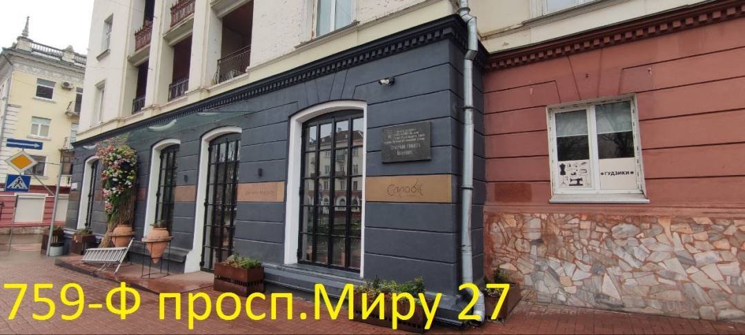 Від металевих гаражів до меморіальних дошок: які обʼєкти незабаром демонтують у Чернігові