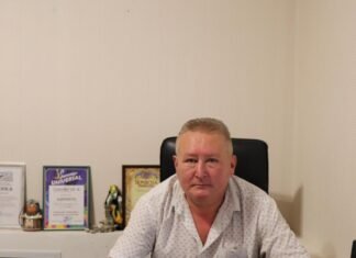 71-річний водій знайшов роботу в Чернігівському театрі ляльок: допоміг проєкт «Досвід має значення»