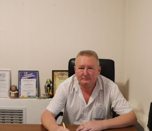 71-річний водій знайшов роботу в Чернігівському театрі ляльок: допоміг проєкт «Досвід має значення»