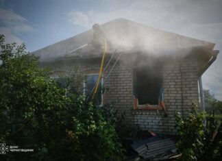 У Срібному на Чернігівщині через коротке замикання загорівся будинок: виявлено тіло чоловіка