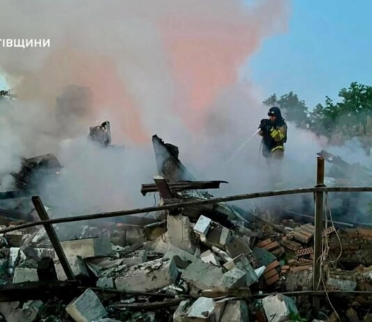 Російський безпілотник атакував будинок на Чернігівщині: дві жінки в лікарні