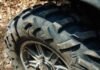 На Чернігівщині велосипедистка зіткнулася з КамАЗом, мотоцикліст врізався в дерево