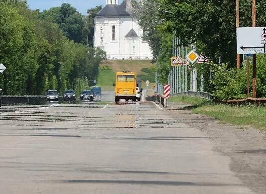 Комунальники відремонтували проблемну ділянку київського в’їзду до Чернігова