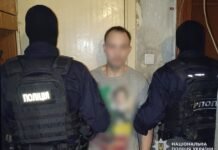 У Чернігові затримали чоловіка, який продавав метадон і канабіс: йому загрожує до 10 років ув’язнення