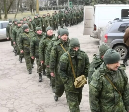 В РФ объявят мобилизацию и введут военное положение осенью 2026: что на это указывает, — СМИ