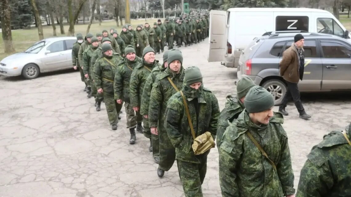 В РФ объявят мобилизацию и введут военное положение осенью 2026: что на это указывает, — СМИ