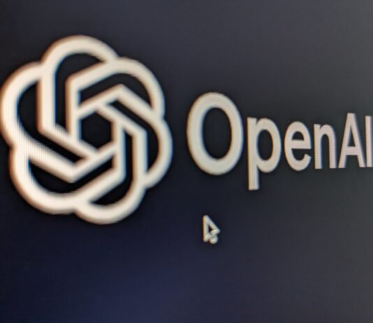 Apple подала в суд на OpenAI из-за кражи коммерческих тайн: подробности громкого дела