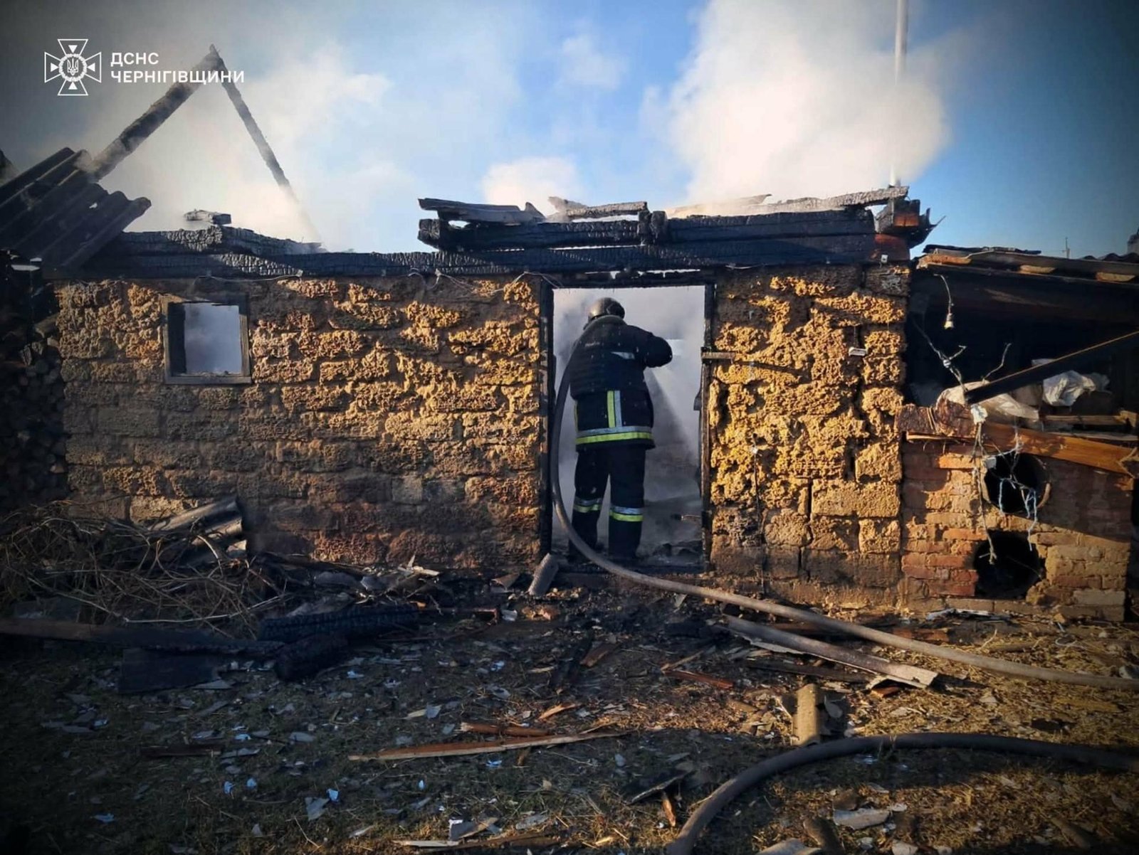 Майже половина – внаслідок бойових дій: на Чернігівщині за добу сталося 16 пожеж
