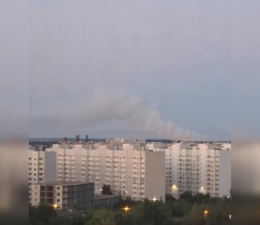 Дроны атаковали российский военный аэродром в Энгельсе: на месте пожар (видео)