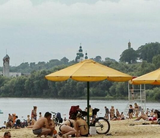 На пляжі «Золотий Берег» у Чернігові сталися дві крадіжки: поліція відкрила кримінальні провадження