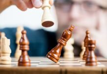 Белорусских шахматистов допустят к соревнованиям под государственным флагом: ФИДЕ отменила все ограничения