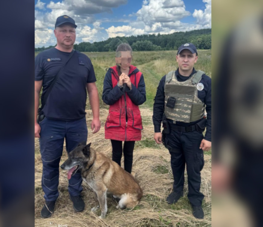 Кінологи ДСНС розшукали дитину, яка зникла неподалік Чернігова