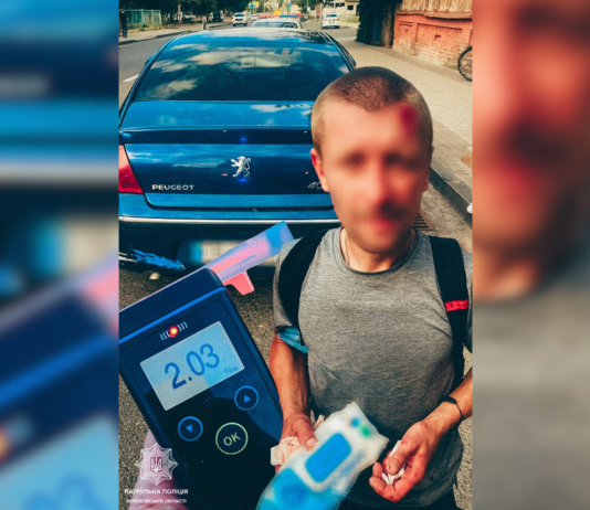 У Чернігові пʼячний велосипедист потрапив у ДТП та отримав травму голови