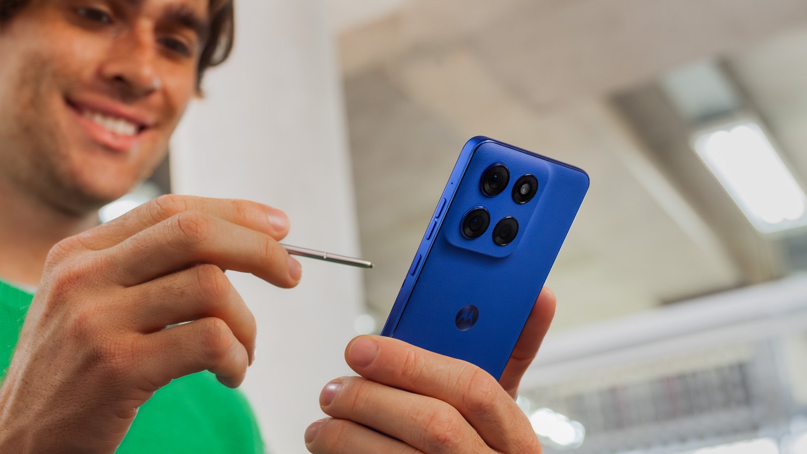 Смартфоны Motorola привлекают ценой, но эксперты нашли 3 причины их не покупать (фото)