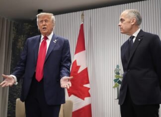 Трамп обвинил Канаду в лесных пожарах в США и угрожает Оттаве «из-за дыма» (видео)