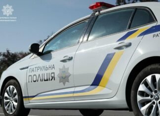Народила дорогою до пологового: чернігівські патрульні допомогли породіллі
