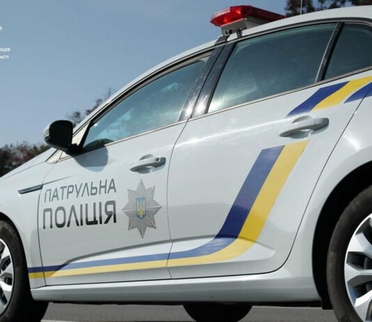 Народила дорогою до пологового: чернігівські патрульні допомогли породіллі