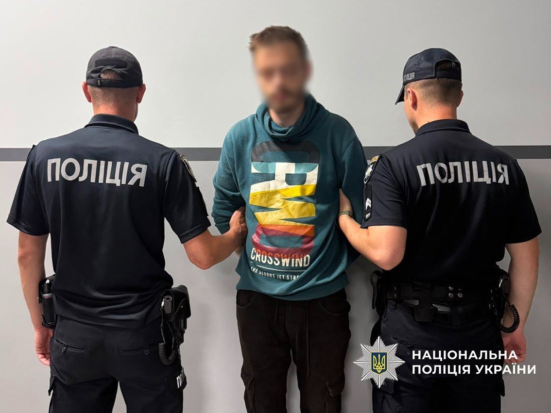 Понад 50 контейнерів і більше 10 пакетів із PVP: у Чернігові затримали ймовірного наркодилера