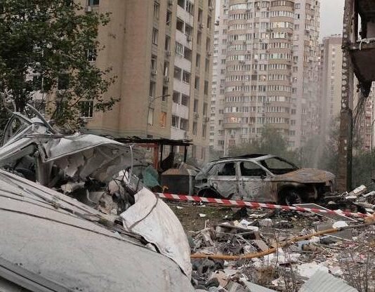 Росія вдарила по житлових будинках у Києві: 10 загиблих, ще 46 поранених