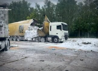 Пʼятеро постраждалих, пошкоджені підприємства, житло, техніка: наслідки атак рф на Чернігівщині