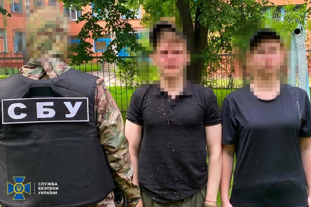 Хотіли пустити з рейок вантажний локомотив: на Чернігівщині затримали двох агентів рф, які готували диверсію