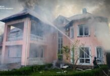 На Чернігівщині через атаки рф горіли АЗС, будинки, мікроавтобус і пансіонат