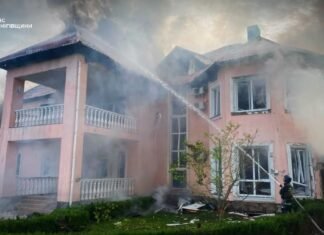 На Чернігівщині через атаки рф горіли АЗС, будинки, мікроавтобус і пансіонат