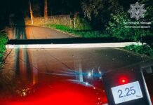 У Чернігові п’яний водій Audi врізався у два стовпи: у крові виявили 2,25 проміле