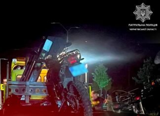 У Чернігові п’яний 19-річний мотоцикліст намагався втекти від патрульних