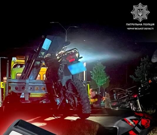 У Чернігові п’яний 19-річний мотоцикліст намагався втекти від патрульних