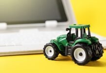 Шукав трактор в інтернеті, а знайшов шахраїв: мешканець Чернігівського району втратив 9000 гривень
